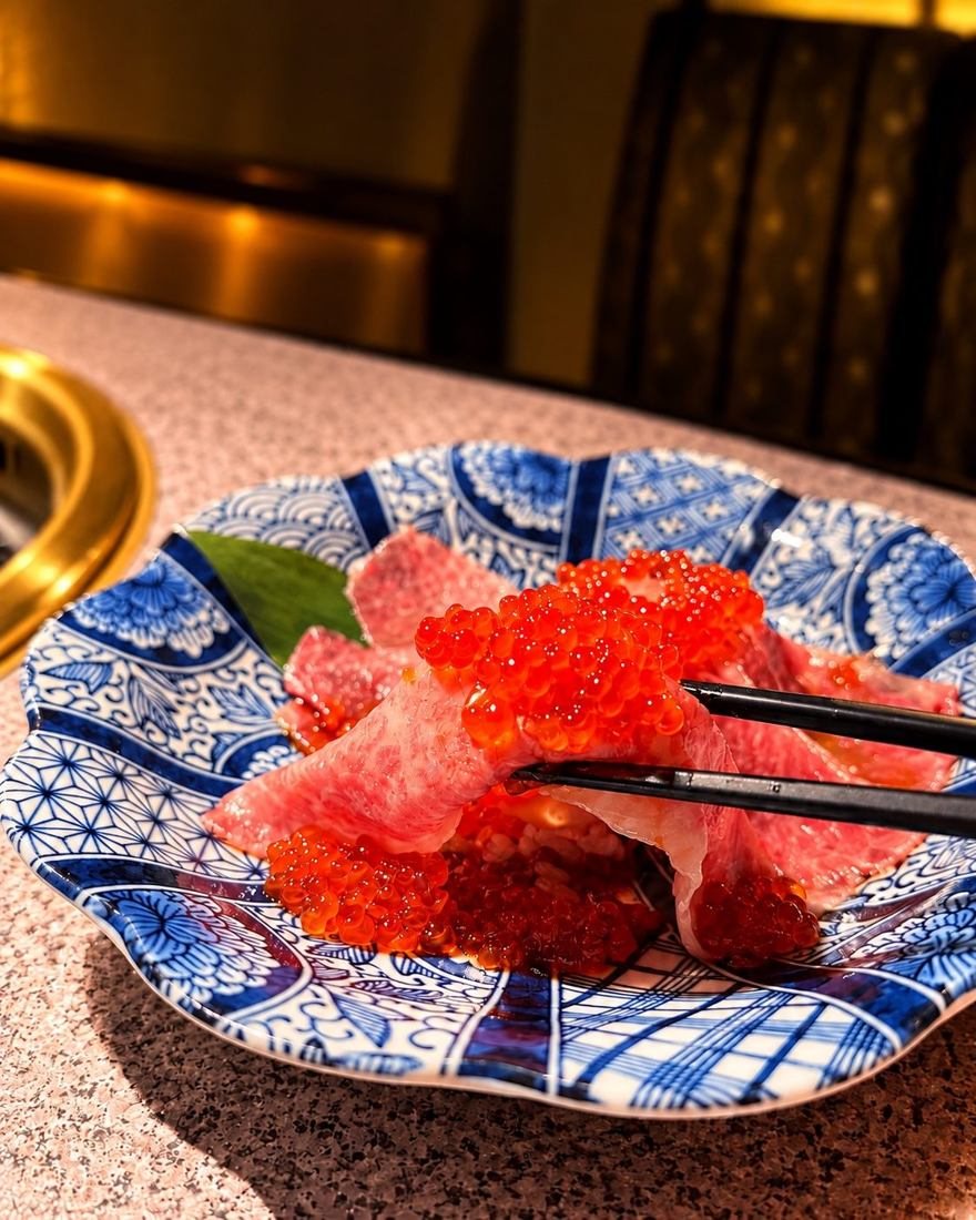 こぼれいくら肉寿司